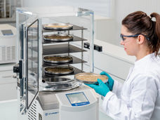 laboratory freeze dryers